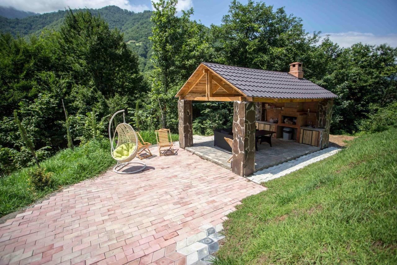 Villa Woodpecker ვუდფექერი Batumi Exterior foto