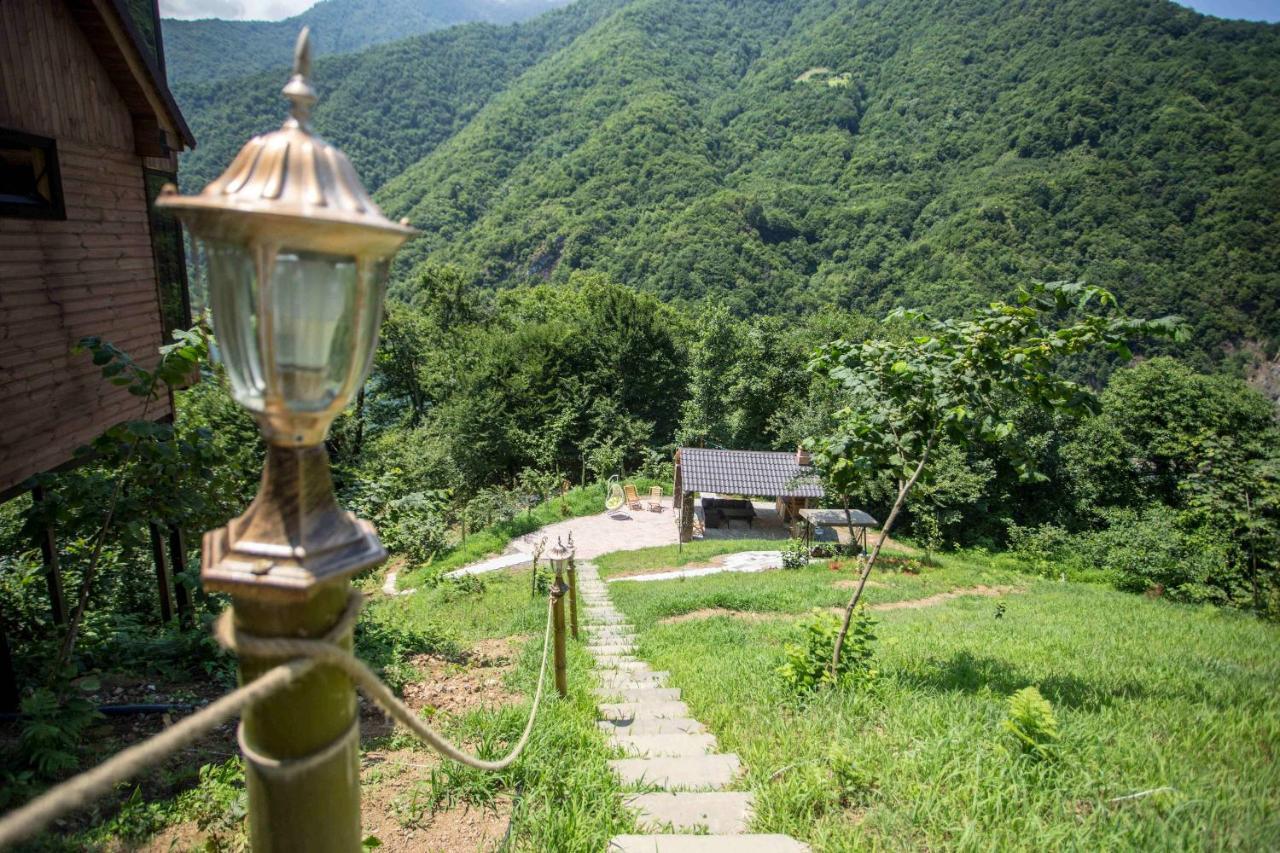 Villa Woodpecker ვუდფექერი Batumi Exterior foto