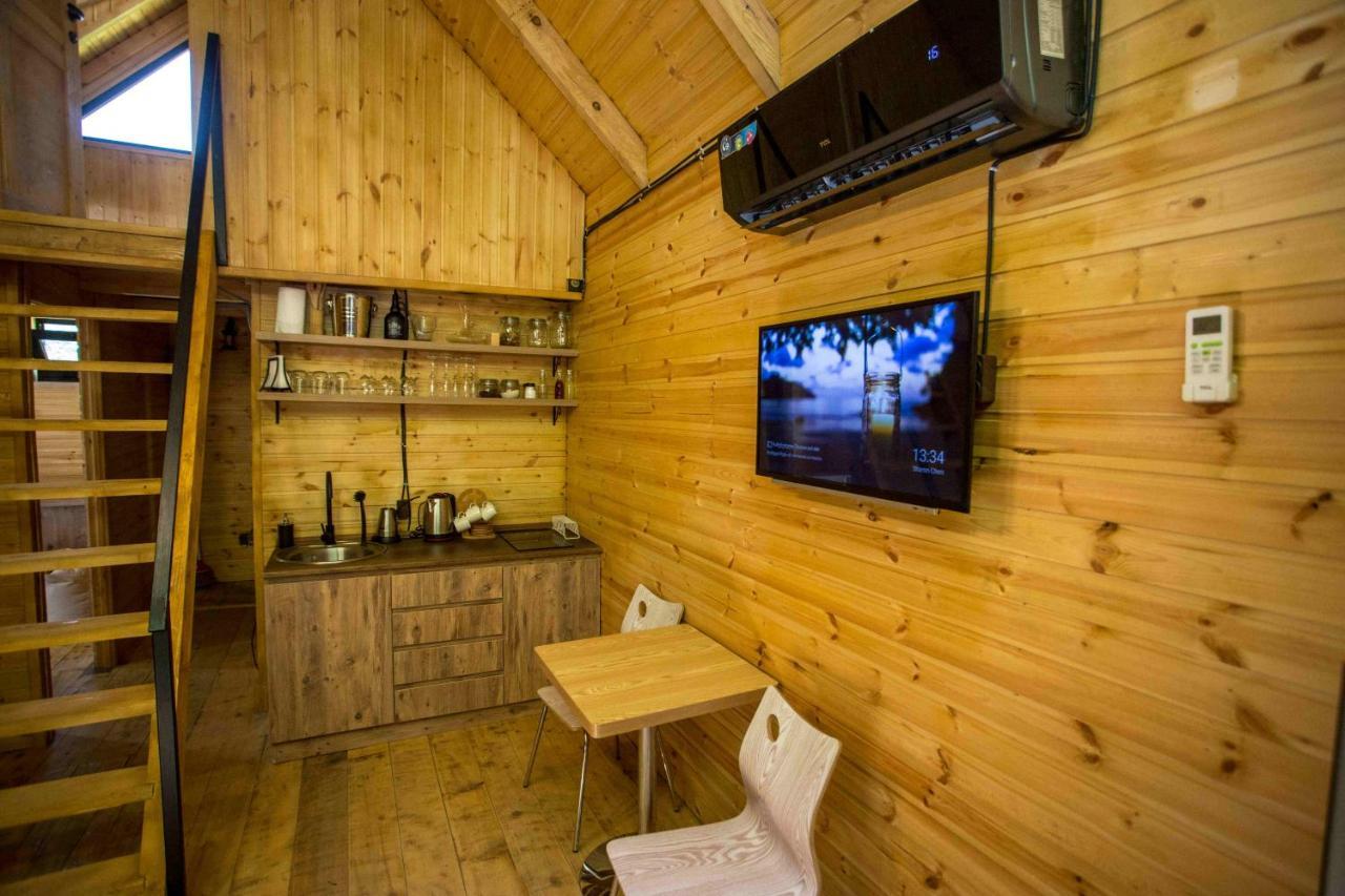 Villa Woodpecker ვუდფექერი Batumi Exterior foto