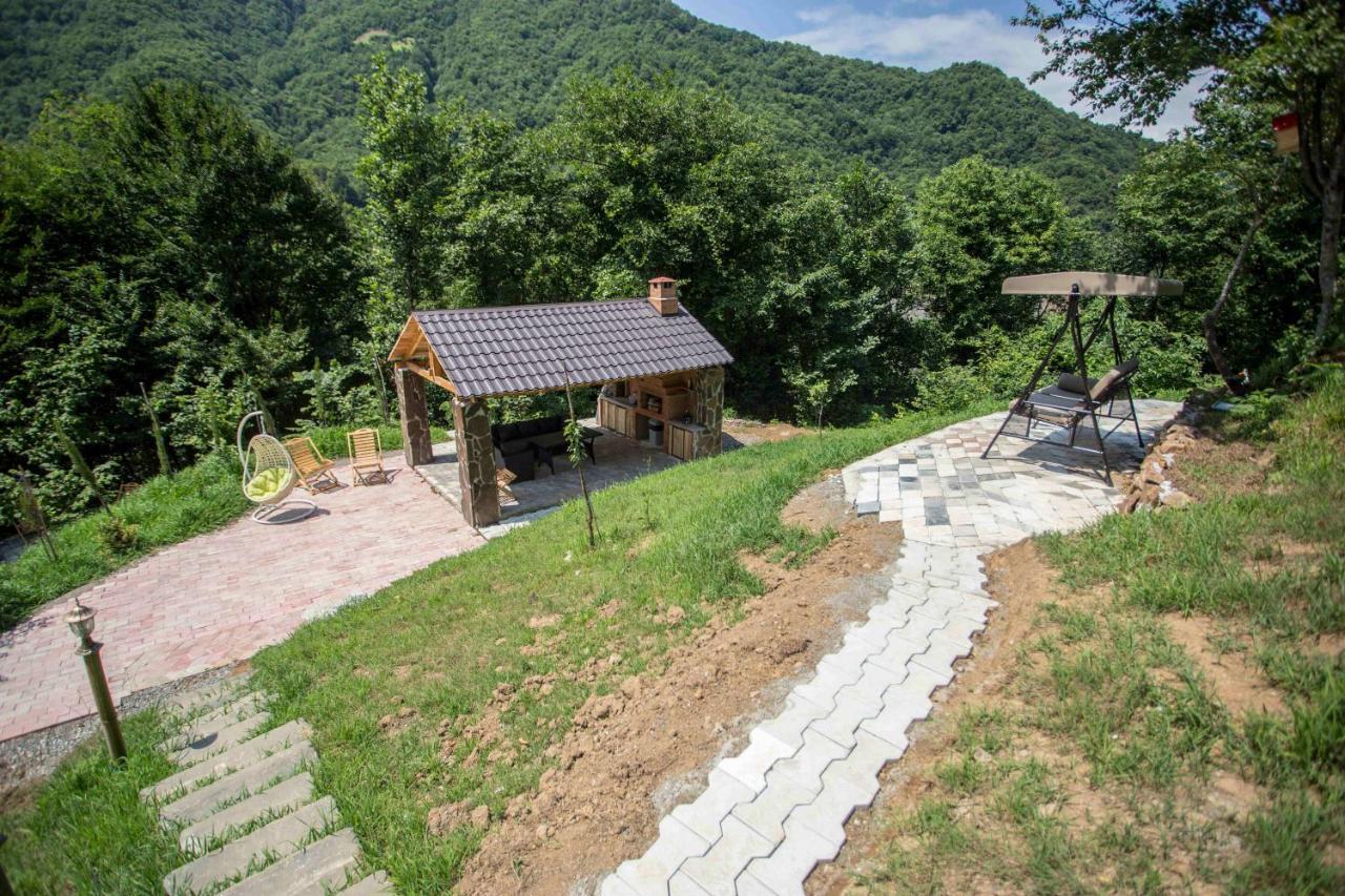 Villa Woodpecker ვუდფექერი Batumi Exterior foto