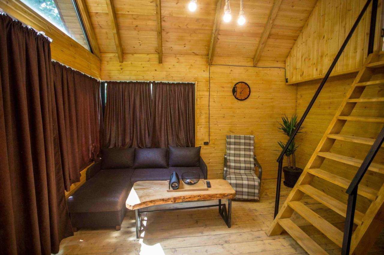 Villa Woodpecker ვუდფექერი Batumi Exterior foto