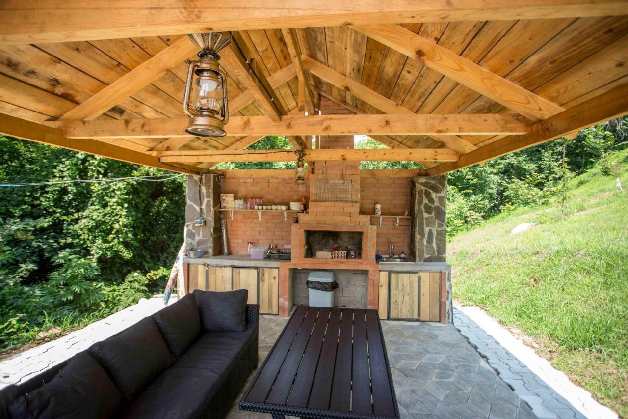 Villa Woodpecker ვუდფექერი Batumi Exterior foto