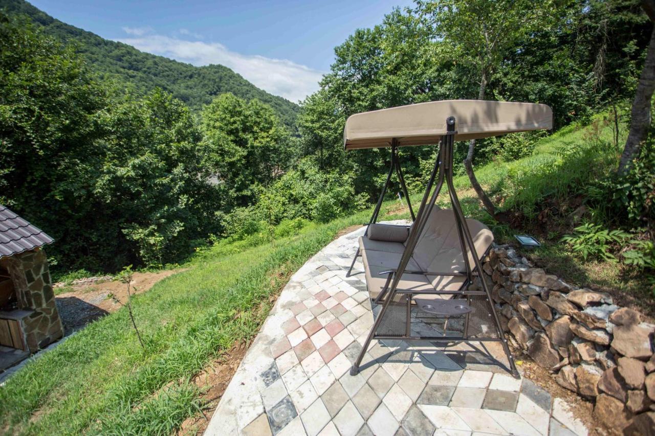 Villa Woodpecker ვუდფექერი Batumi Exterior foto
