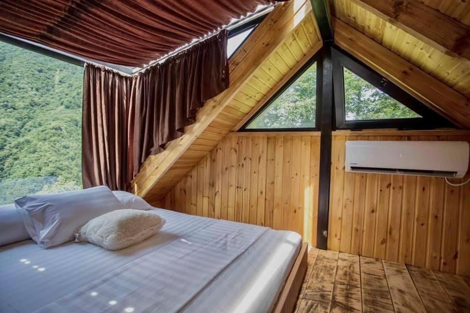 Villa Woodpecker ვუდფექერი Batumi Exterior foto