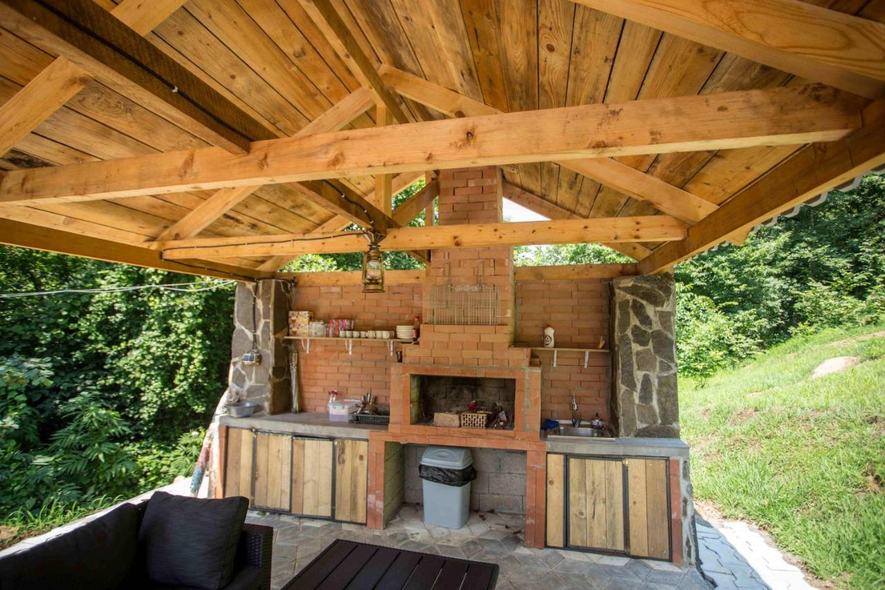 Villa Woodpecker ვუდფექერი Batumi Exterior foto