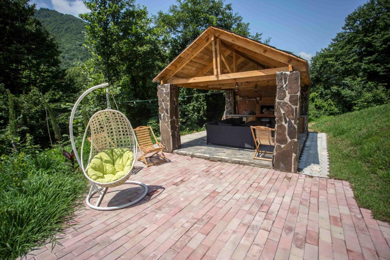 Villa Woodpecker ვუდფექერი Batumi Exterior foto
